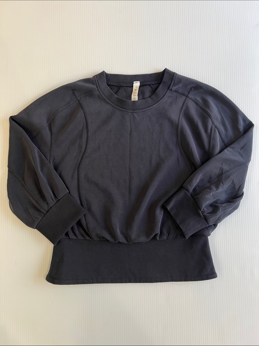 Lululemon Women’s Dark Gray Cropped Pullover Sweatshirt in Size Medium